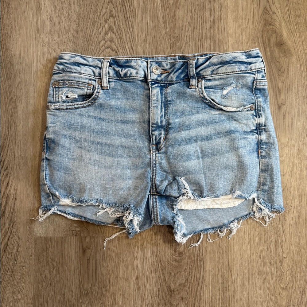 American Eagle Light Blue Distressed Jean Shorts – Size 10, Light Wash